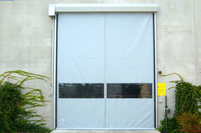 puerta-corredera-de-lona-pvc